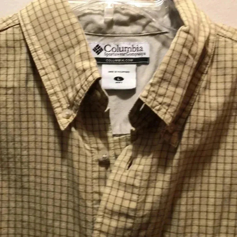 Columbia men’s long sleeved shirt